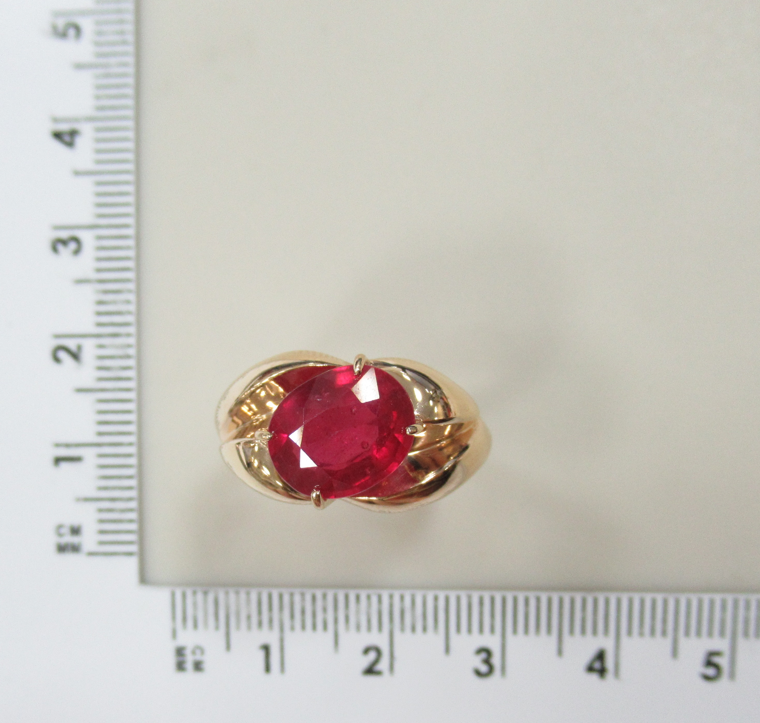 Серебряное кольцо с рубином